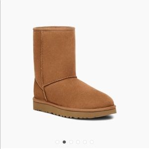 UGG Classic Short Boot